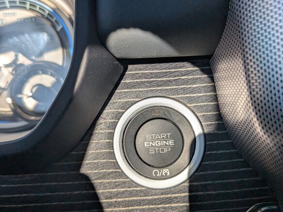2021 Ram 1500 Crew Cab V, серый, 7500000 рублей - вид 15