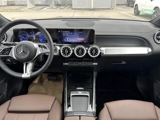 2025 Mercedes-Benz EQB 250+ I Рестайлинг, чёрный, 3780070 рублей, вид 5