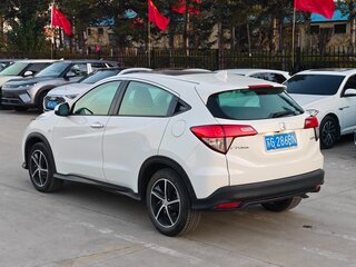2022 Honda Vezel I Рестайлинг, белый, 1590700 рублей, вид 3