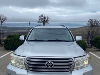 2012 Toyota Land Cruiser 200 Series Рестайлинг 1, серебристый, 3700000 рублей, вид 2
