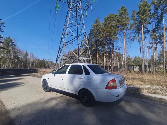 2017 Lada (ВАЗ) Priora I Рестайлинг, белый, 460000 рублей - вид 4