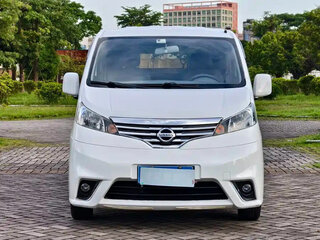 2018 Nissan NV200, белый, 850000 рублей, вид 2