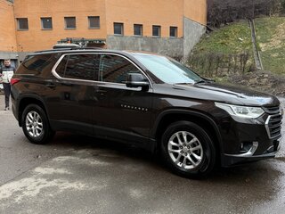 2018 Chevrolet Traverse II, коричневый, 2350000 рублей, вид 5