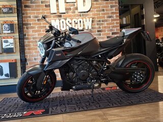 2024 KTM 1290 Super Duke R Evo, серый, 3800000 рублей, вид 2