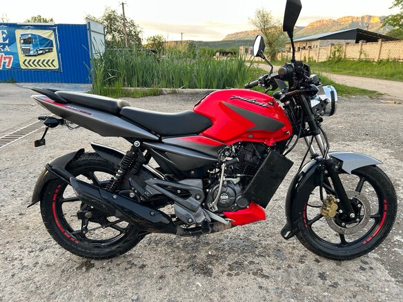 2021 Bajaj Pulsar NS 125, красный, 90000 рублей