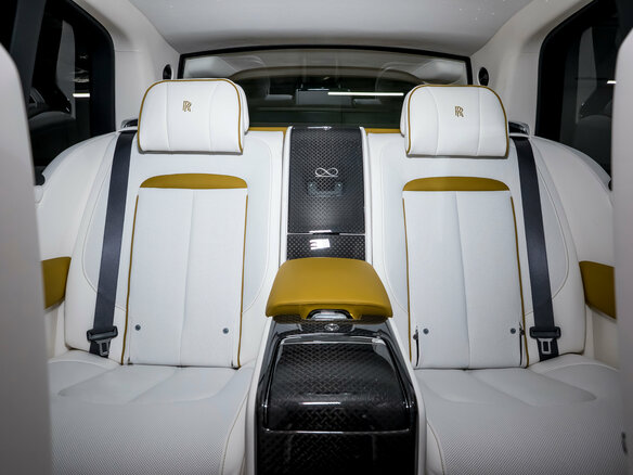 2025 Rolls-Royce Cullinan Black Badge I Рестайлинг (Series II), чёрный, 72000000 рублей - вид 34
