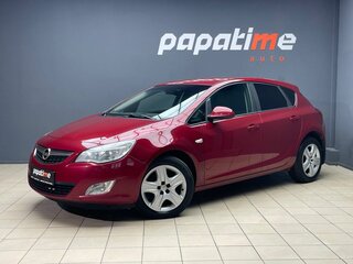 2011 Opel Astra J, красный, 675000 рублей, вид 1