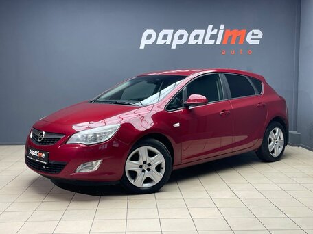 2011 Opel Astra J, красный, 675000 рублей, вид 1