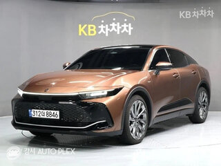 2023 Toyota Crown XVI (S230), золотистый, 6800000 рублей, вид 3