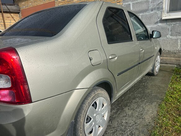 2013 Renault Logan I Рестайлинг, бежевый, 510000 рублей - вид 1