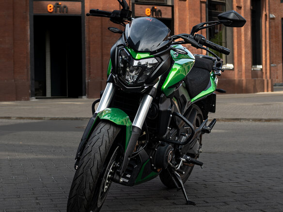 2021 Bajaj Dominar 400, зелёный, 310000 рублей - вид 1