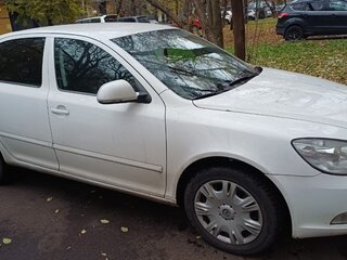 2012 Skoda Octavia II (A5) Рестайлинг, белый, 700000 рублей, вид 4
