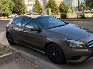 2014 Mercedes-Benz A-Класс 200 III (W176), серый, 1350000 рублей, вид 1