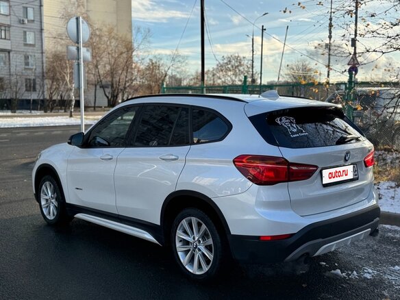 2017 BMW X1 20i xDrive II (F48), белый, 2400000 рублей - вид 14