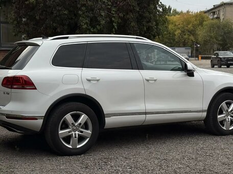 2015 Volkswagen Touareg II Рестайлинг, белый, 2850000 рублей, вид 4
