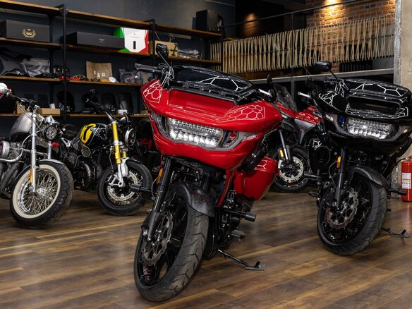 2025 Harley-Davidson CVO Road Glide ST, чёрный, 5990000 рублей - вид 12