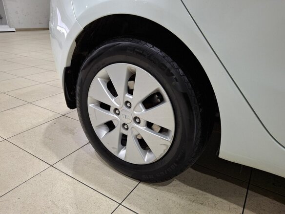 2014 Kia Rio 6-speed III, белый - вид 21
