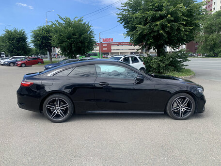 2019 Mercedes-Benz E-Класс 200 V (W213, S213, C238), чёрный, 4750000 рублей, вид 4