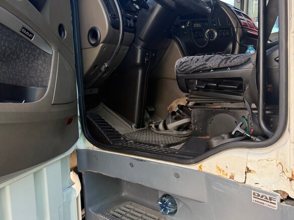2007 DAF XF 105, белый, 4200000 рублей - вид 16