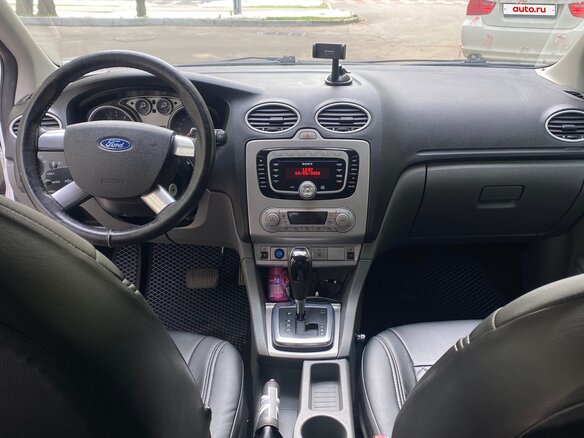 2010 Ford Focus II Рестайлинг, белый, 650000 рублей - вид 11