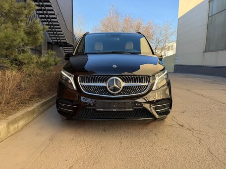 2023 Mercedes-Benz V-Класс Long 300 d длинный III (W447) Рестайлинг, чёрный, 9750000 рублей, вид 3
