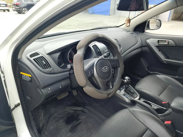 2012 Kia Forte I, белый, 1150000 рублей - вид 10