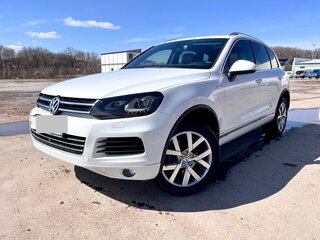 2013 Volkswagen Touareg II, белый, 1800000 рублей, вид 1