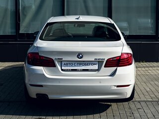 2013 BMW 5 серии 528i xDrive VI (F10/F11/F07) Рестайлинг, белый, 1970000 рублей, вид 4
