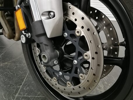 2011 Yamaha FZ1, серебристый, 750000 рублей, вид 3