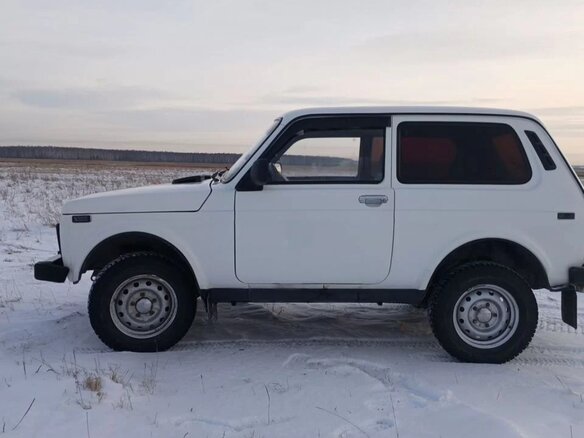 2000 Lada (ВАЗ) 2121 (4x4) I Рестайлинг, белый, 350000 рублей - вид 5