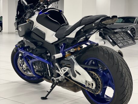 2017 Yamaha MT-10, чёрный, 1390000 рублей, вид 3