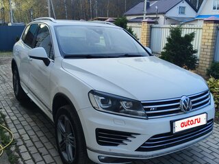 2017 Volkswagen Touareg II Рестайлинг, белый, 3200000 рублей, вид 3