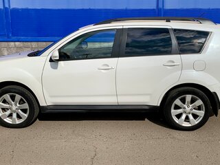 2011 Mitsubishi Outlander II Рестайлинг, белый, 1260000 рублей, вид 5