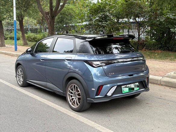 2024 BYD Dolphin 44.9 kWh I, синий, 1300000 рублей - вид 2