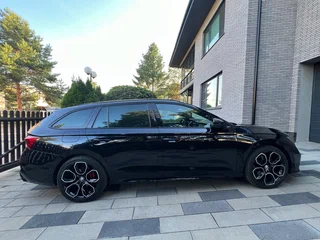 2021 Skoda Octavia RS IV, чёрный, 4650000 рублей, вид 4