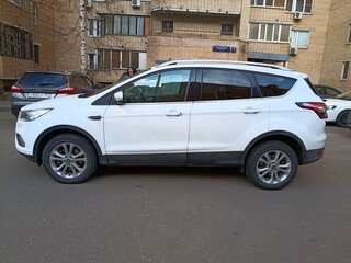 2019 Ford Kuga II Рестайлинг, белый, 1750000 рублей, вид 3
