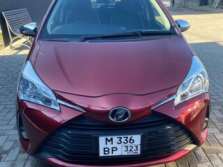 2019 Toyota Vitz III (XP130) Рестайлинг 2, красный, 1460000 рублей, вид 3