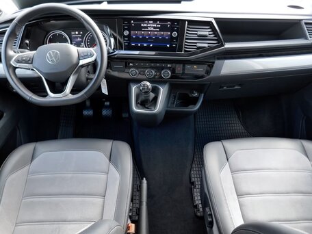 2022 Volkswagen Multivan T6 Рестайлинг, серый, 4800000 рублей, вид 4