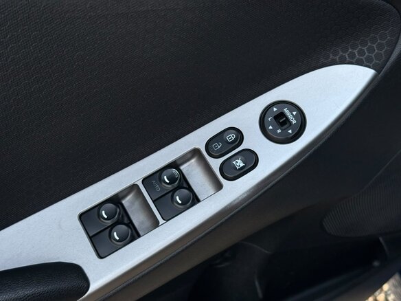 2016 Hyundai Solaris I Рестайлинг, синий - вид 15