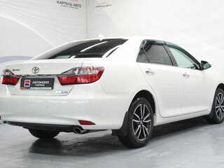 2017 Toyota Camry VII (XV50) Рестайлинг 2, белый, 1909000 рублей, вид 5