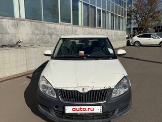 2013 Skoda Fabia II Рестайлинг, белый, 350000 рублей, вид 2