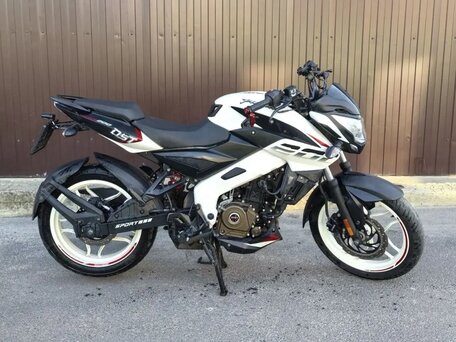 2021 Bajaj Pulsar NS 200, белый, 265000 рублей, вид 1
