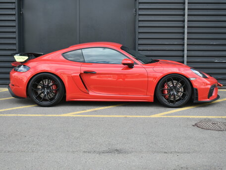 2021 Porsche Cayman GT4 II 718 (982), красный, 12490000 рублей, вид 2