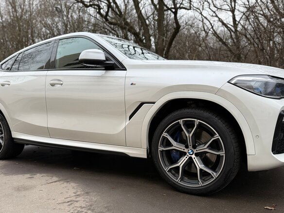 2021 BMW X6 40d III (G06), белый, 6200000 рублей - вид 33