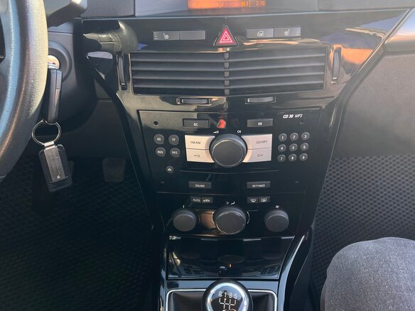 2011 Opel Astra H Рестайлинг, серый, 700000 рублей - вид 21