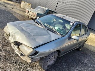1997 Renault Megane I, серебристый, 70000 рублей, вид 3