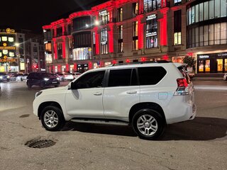 2010 Toyota Land Cruiser Prado 150 Series, белый, 2700000 рублей, вид 3