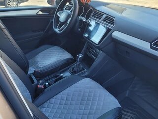 2020 Volkswagen Tiguan L II Рестайлинг (China Market), коричневый, 3100000 рублей, вид 4