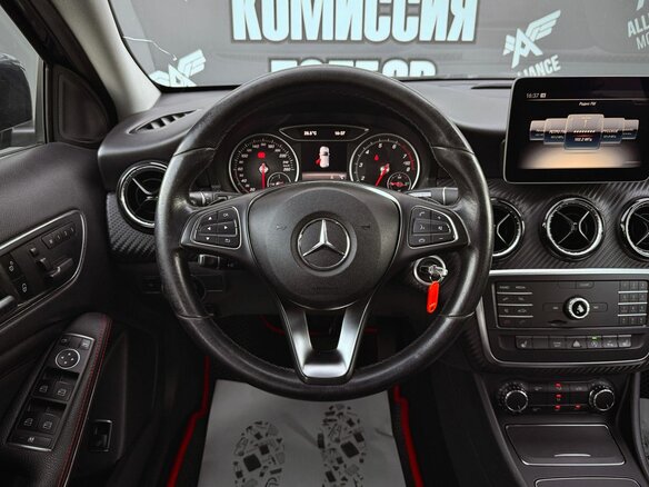 2019 Mercedes-Benz GLA 200 I (X156) Рестайлинг, синий, 1899000 рублей - вид 15