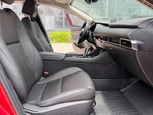 2022 Mazda 3 Axela IV (BP), красный, 1605000 рублей - вид 9